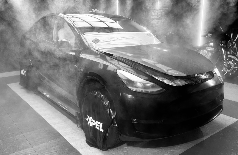 Comment protéger ma Tesla Model Y Noire avec un Film de protection Xpel Stealth Mat après la livraison de mon véhicule Neuf.